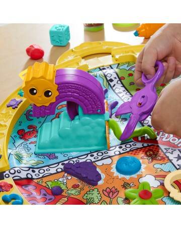 Play-Doh Fold & Go Playmat Starter Set with 19 Accessories