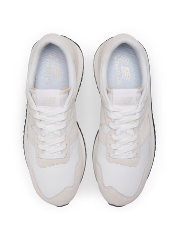 New Balance 237 Trainers