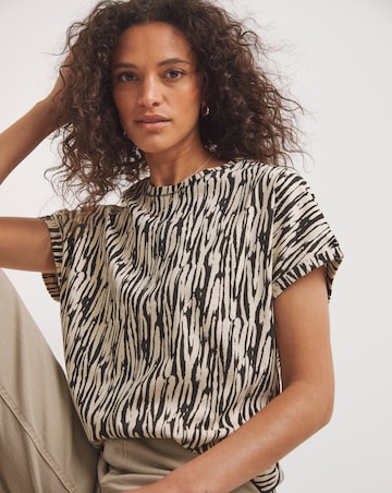 Mono Print Short Sleeved Curved Hem Longline Top