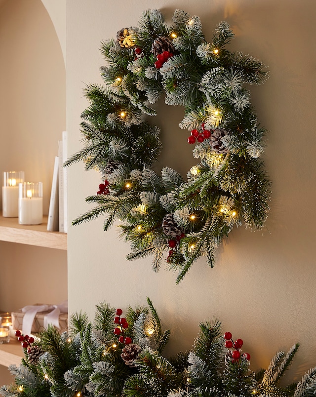 Salzburg Pre-Lit Wreath