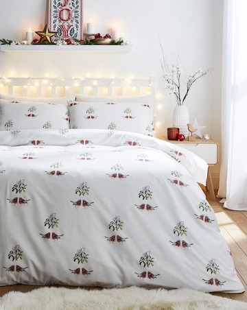 Kissing Robin Mistletoe Duvet Cover Set