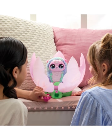 Bloomables by Hatchimals Kittyfly Surprise Interactive Plush Pet