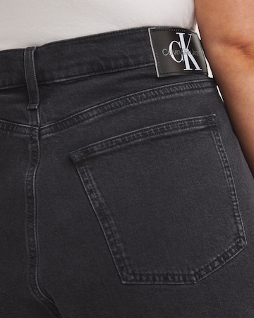 Calvin Klein Jeans Mom Short