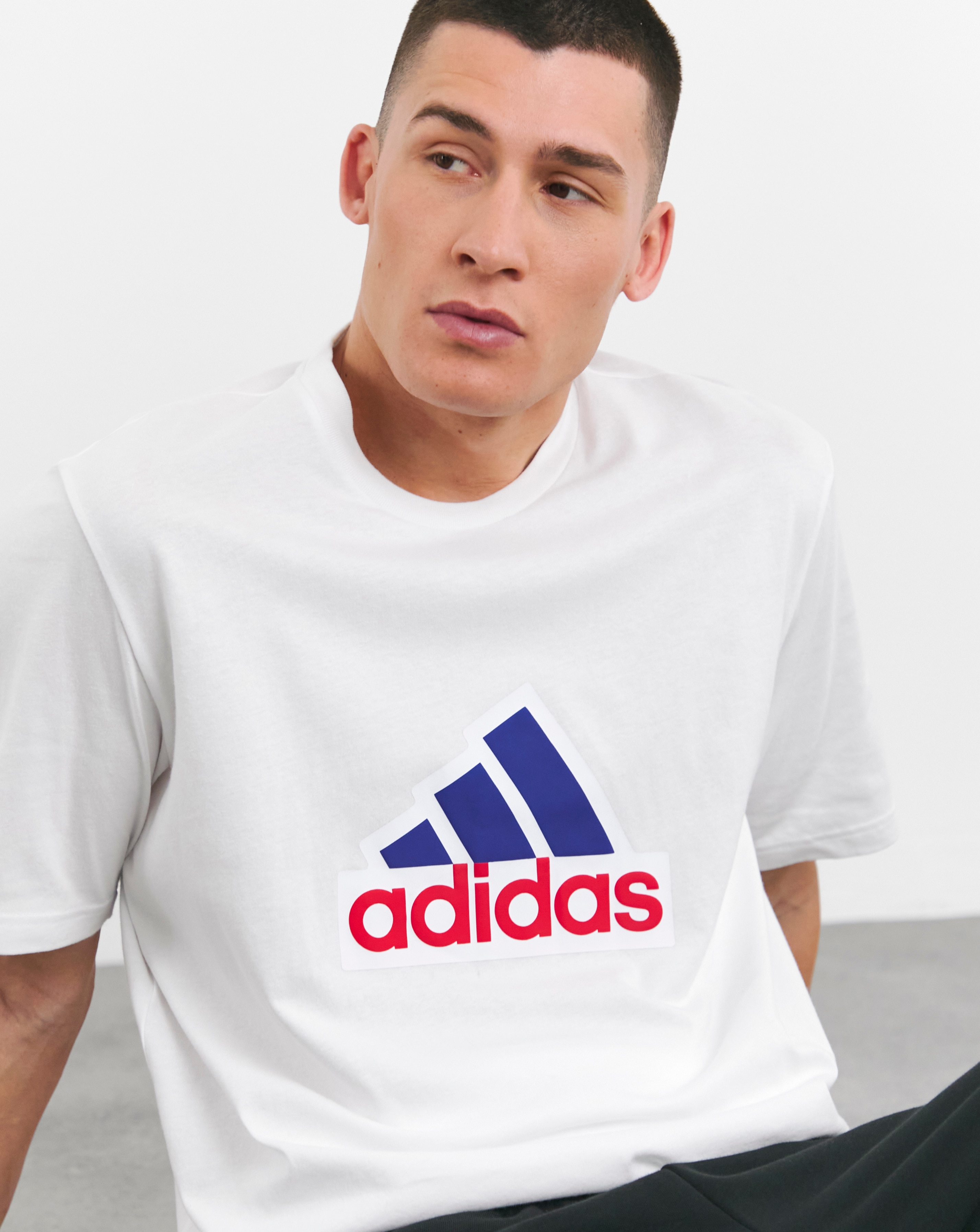 adidas logo top