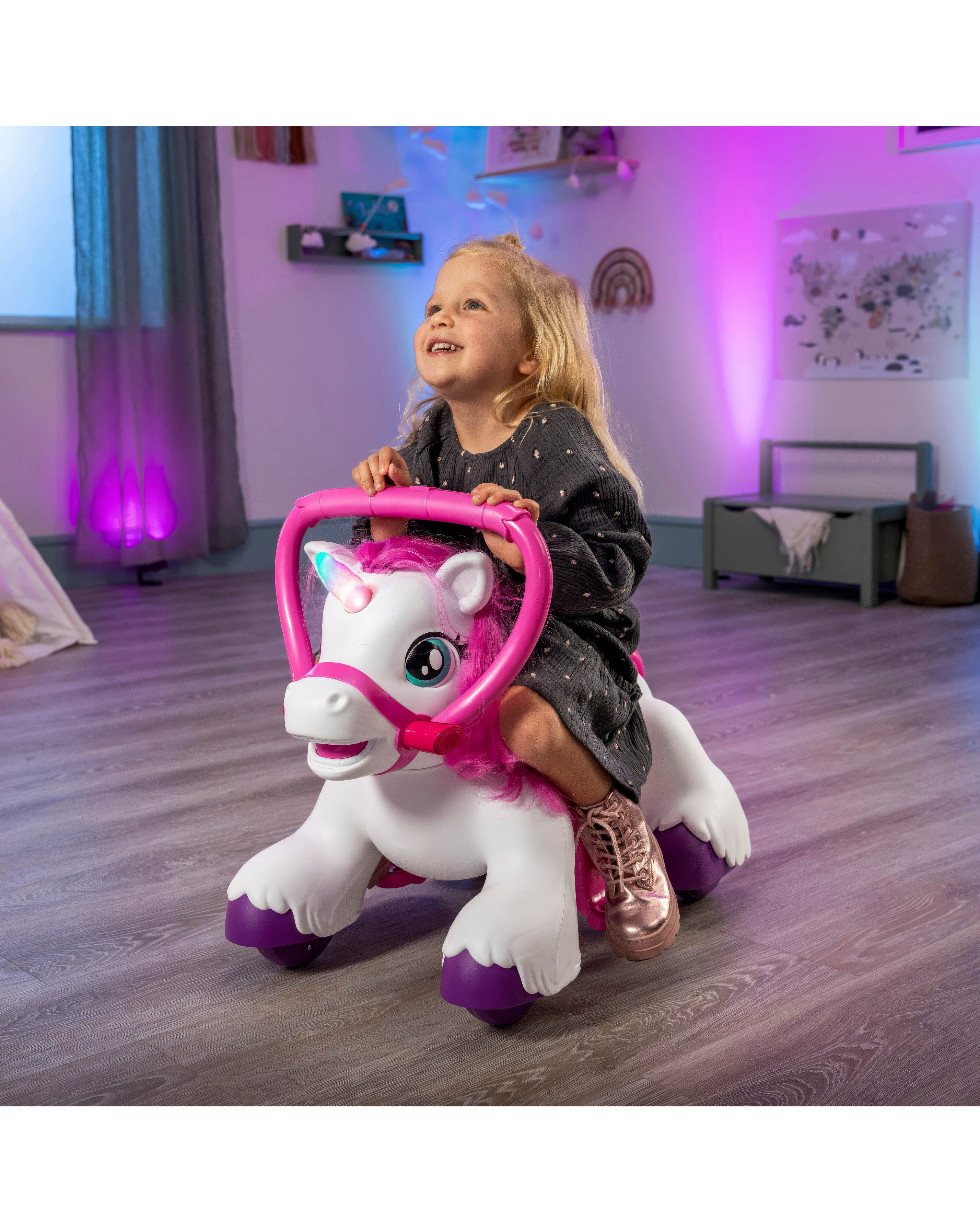 GOGO！unicorn Xootz Magical Unicorn Electric Ride-On - White | JD Williams