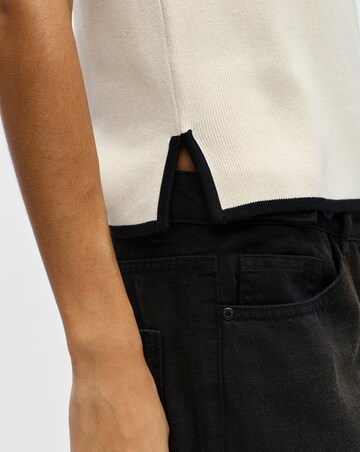 OBJECT Sleeve V-neck Knit Top