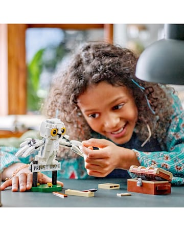 LEGO Harry Potter Hedwig at 4 Privet Drive 76425