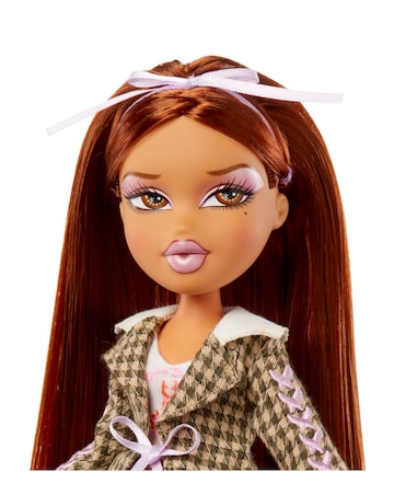 Bratz Stylin Fashion Doll - Yasmin