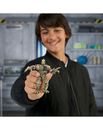 MrBeast Lab Hybrids Multipack Lab-Bot vs Gid Skeleton Figures