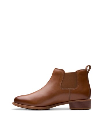 Clarks Havisham Leather Chelsea Boot Standard Fit