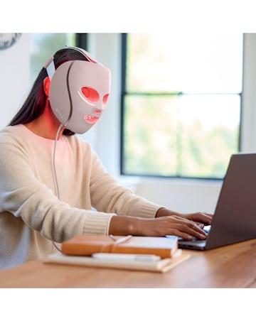 Shark CryoGlow Under-Eye Cooling, LED Anti-Ageing, Blemish Repair Mask FW312UKPK