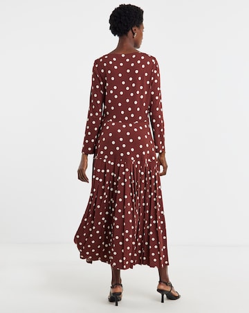 Textured Jersey Dropped Waist Pleated Dress