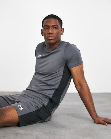 Under Armour Challenger Knit Short