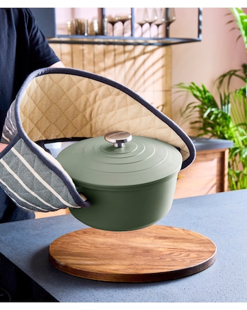 Morphy Richards Cast Aluminium 24cm Green Casserole Dish