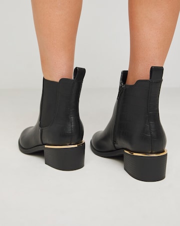 Heavenly Soles Danica Heeled Chelsea Boots - Wide Fit (E)