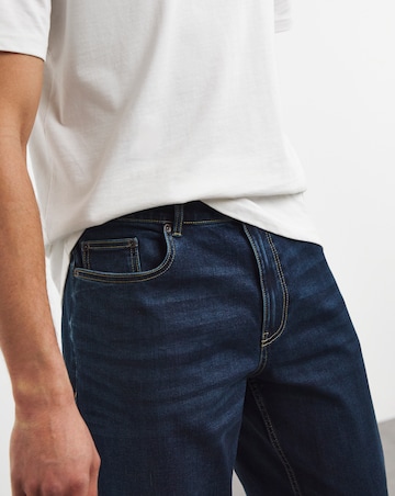 Straight Fit Stretch Jean Dark Wash