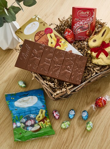 Lindt Gold Bunny Chocolate Hamper 365g