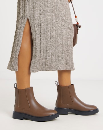 Arya Classic Chelsea Boots - Wide Fit (E)