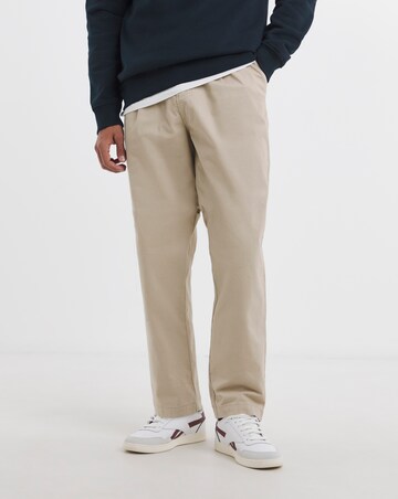 Pleat Front Loose Tapered Fit Chino