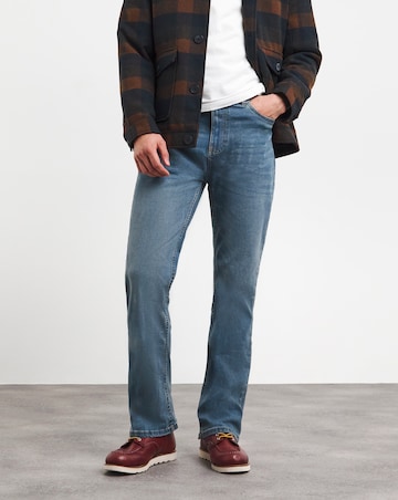 Light Stonewash Bootcut Fit Stretch Jeans