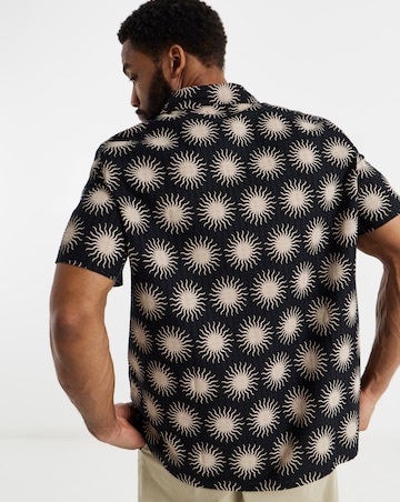 Textured Sundial Print Shirt