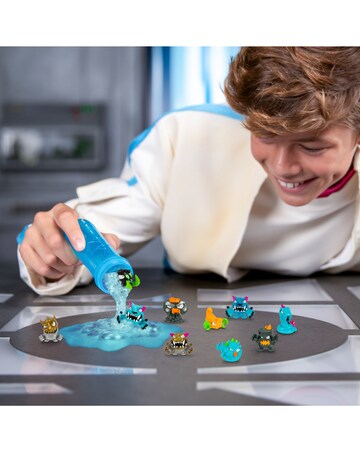 Mr Beast Lab Swarms Mega Lab 12-Pack Figures