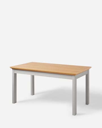 Julipa Ashford Dining Table with 4 Everly Chairs