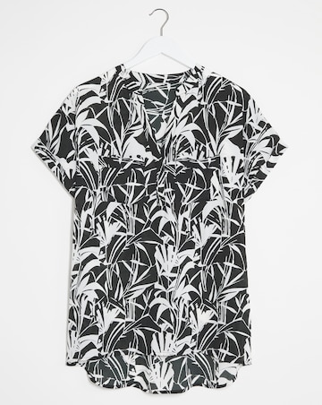 Mono Print Short Sleeve Pocket Front Blouse