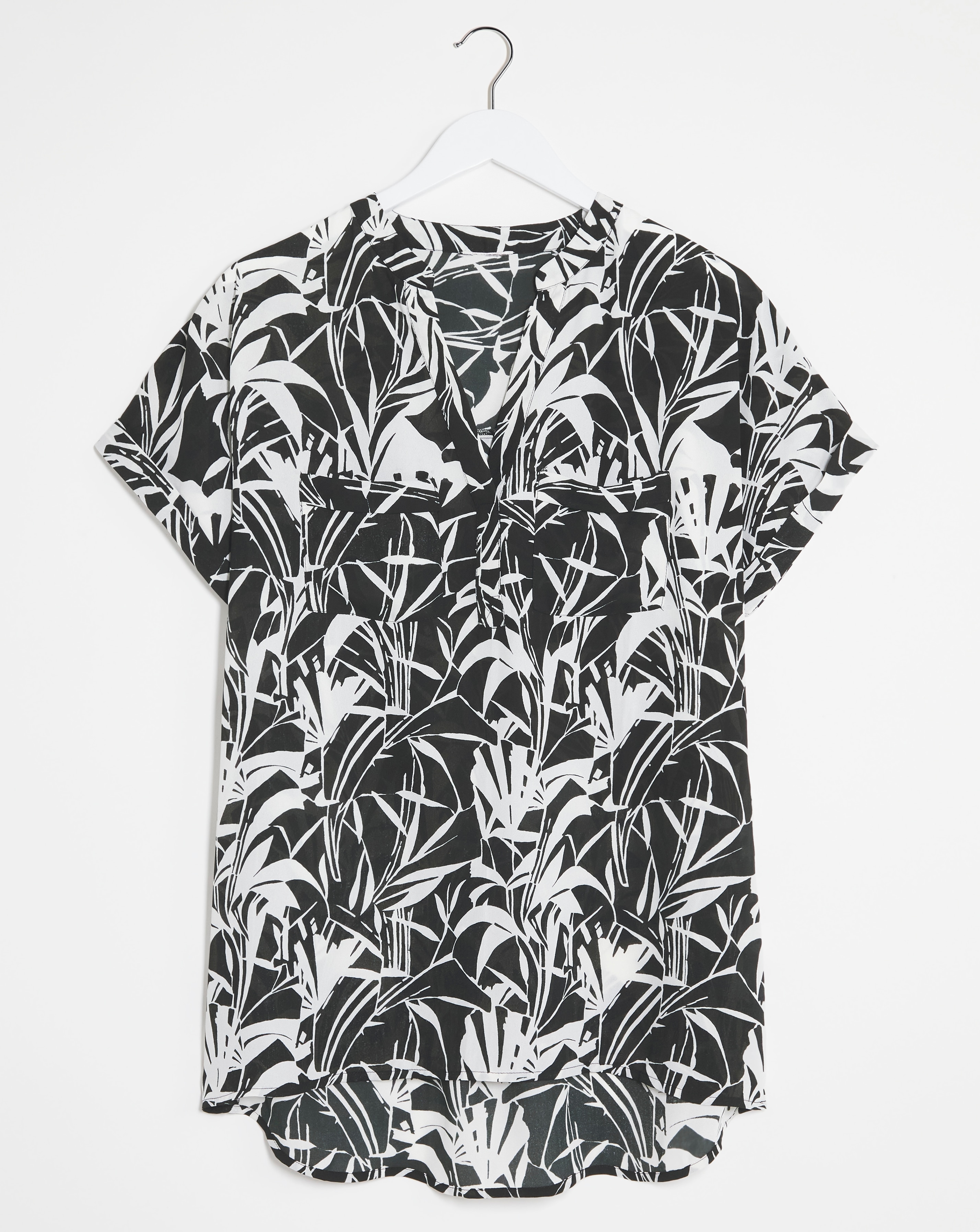Mono Print Short Sleeve Pocket Front Blouse