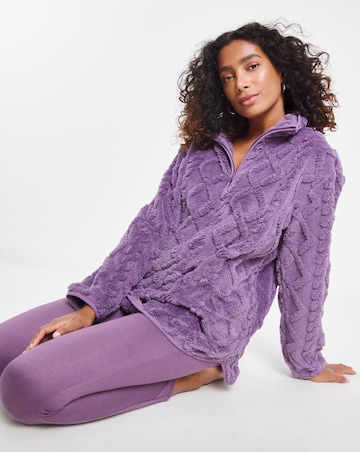 Pretty Secrets Cable Lounge Set