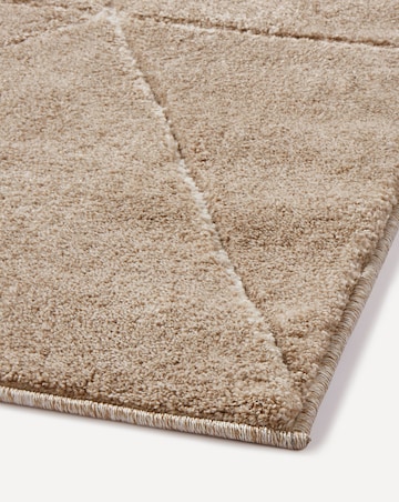 Sara Carved Triangle Rug