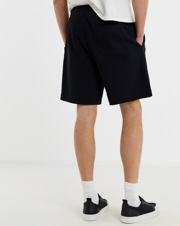 Lyle & Scott Borders Label Graphic Sweatshort - Jet Black