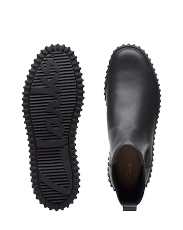 Clarks Torhill Maple Leather Chunky Boot Standard Fit