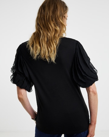 Ruffle Sleeve Puff Top