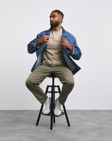 Garment Dyed Elasticated Tapered Trouser