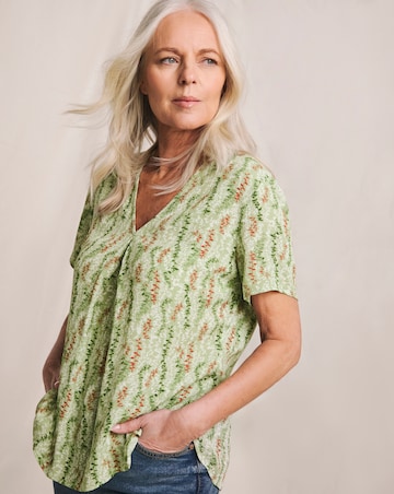 Julipa Printed Textured Crinkle Short Sleeve Top