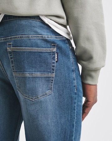 Union Wardrobe Classic Straight Stretch Jean