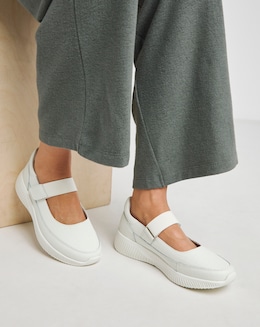 T&C Bar Leather Trainer Wide Fit - Image