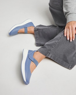 T&C Bar Leather Trainer Wide Fit - Image