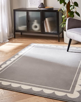 Maestro Scalloped Border Rug - Image
