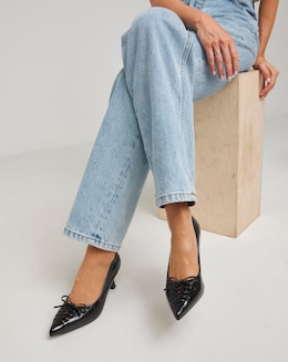 Lace Front Pointy Toe Court Shoe Wide - Image