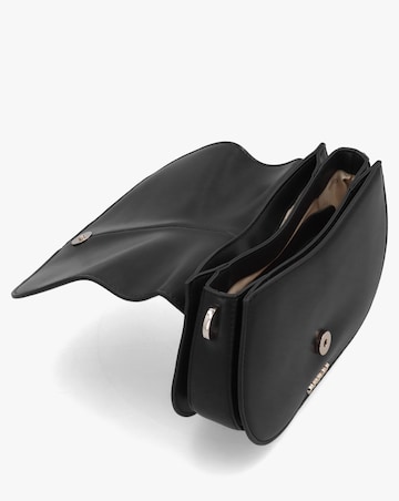 Guess Carrie Flap Black Shoulder Bag