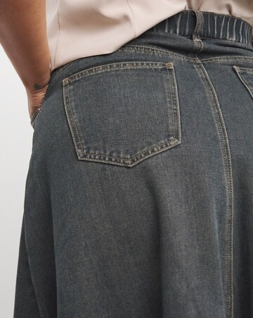 Dark Wash Box Pleat Maxi Denim Skirt