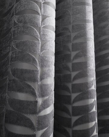 Curtina Kendal Eyelet Curtain