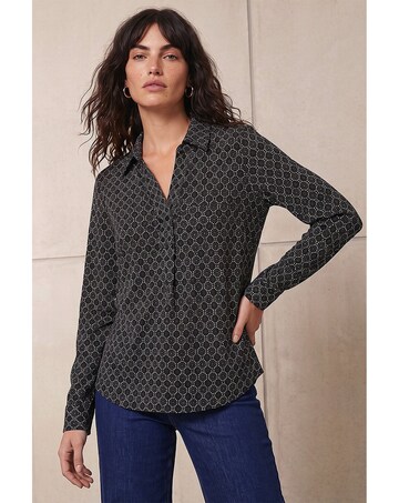 Roman Geometric Puff Print Stretch Shirt
