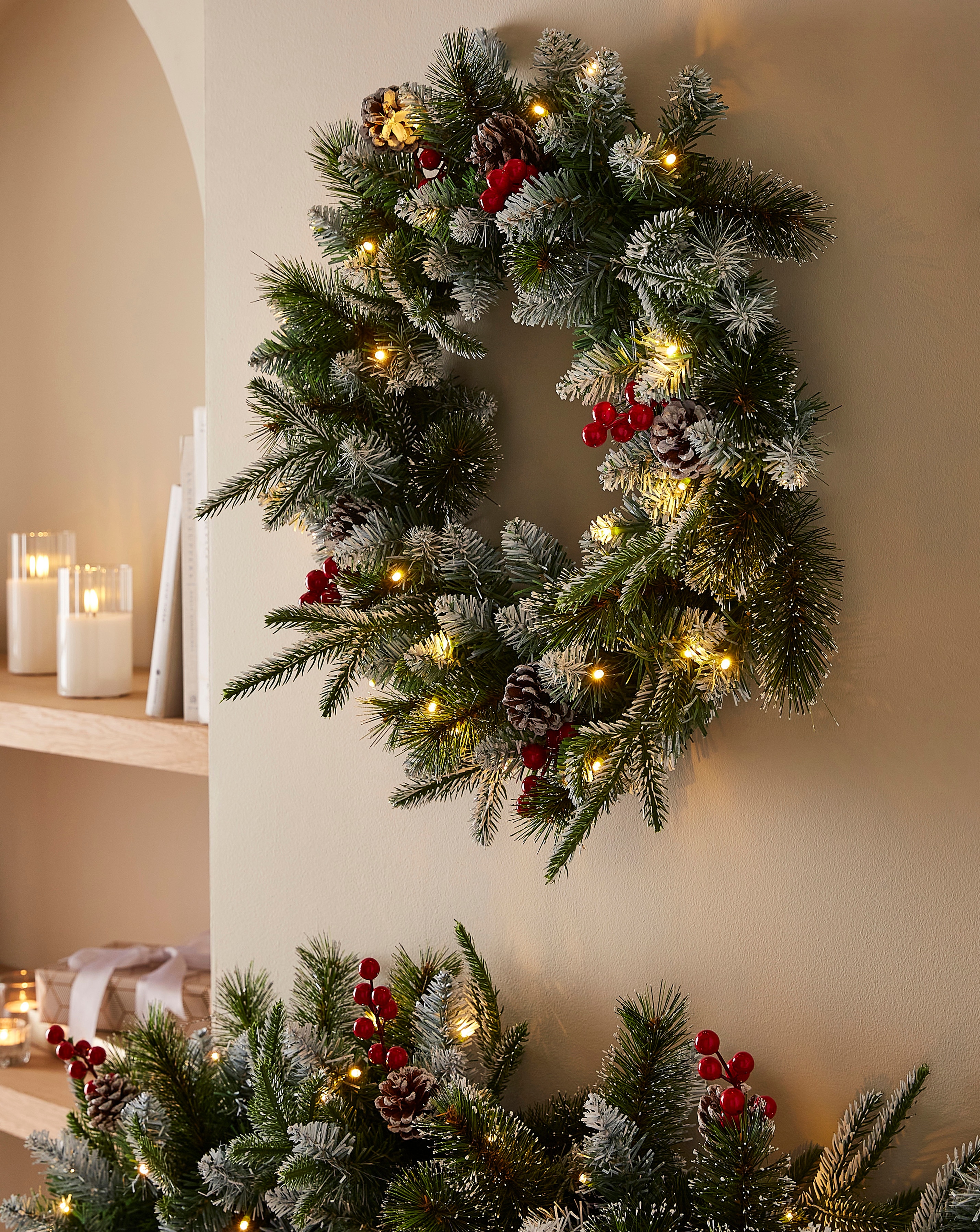 Salzburg Pre-Lit Wreath