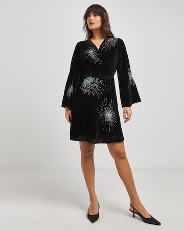 Hope & Ivy Cressi Embelished Firework Mini Dress