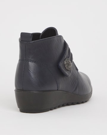 Cushion Walk Touch & Close Boot E Fit