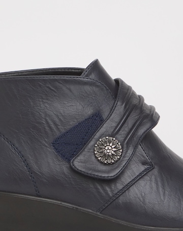 Cushion Walk Touch & Close Boot E Fit