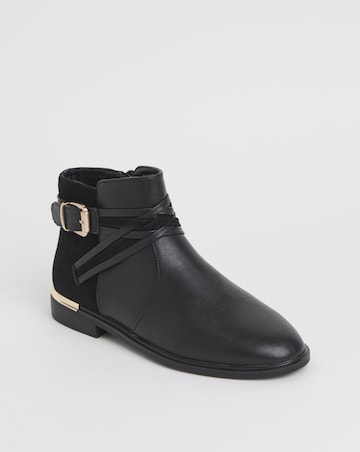 Cushion Walk Cross Strap Boot Wide E Fit